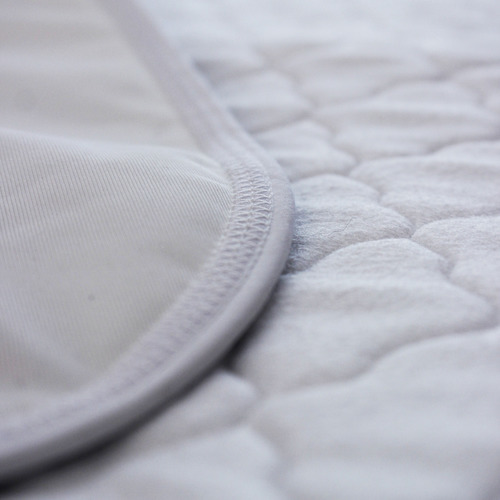 Super Kingsize Bound Bed Pad  with wings - 90cm x 180cm (2527)